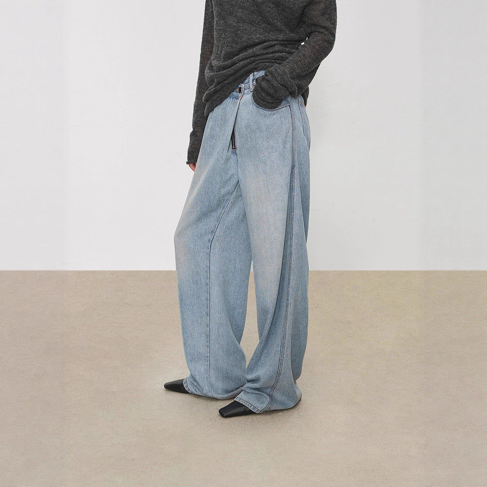 Wide jeans for women in a relaxed vintage style with a high waist and frayed hems Lune London