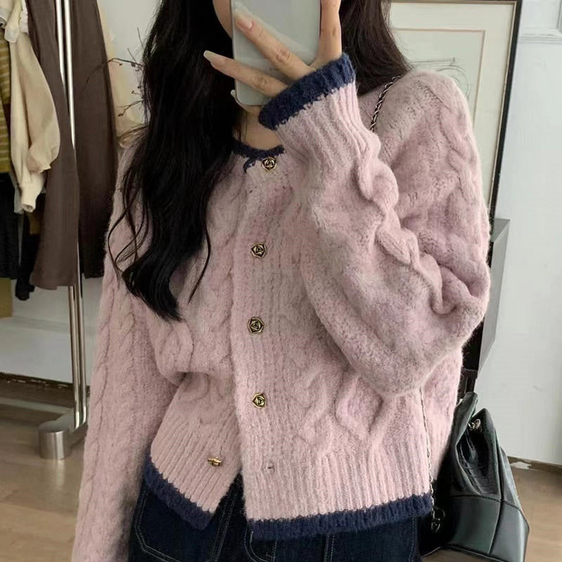 Cardigan en chunky knit pour femmes avec motif en câble décoratif et boutons élégants Chic & Stil