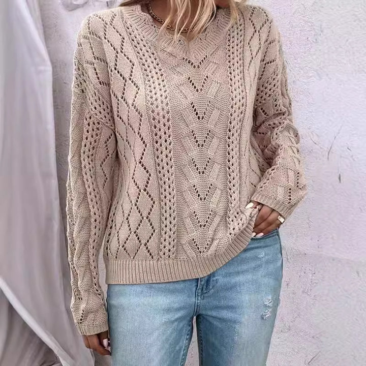 Pullover tricoté pour femmes avec des structures en maille raffinées et décolleté en V Chic & Stil