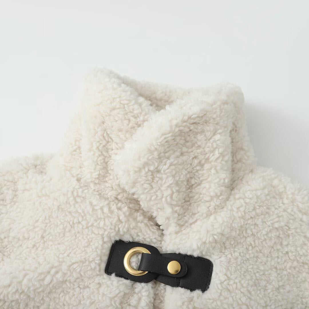 Teddy plush jacket for women with elegant collar and practical button closures Lune London