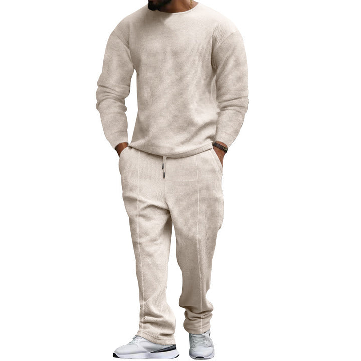 Comfortable knitted suit for men with breathable material and casual chic design