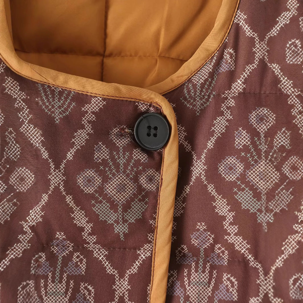 Quilted transitional jacket for women with floral design and practical pockets Lune London