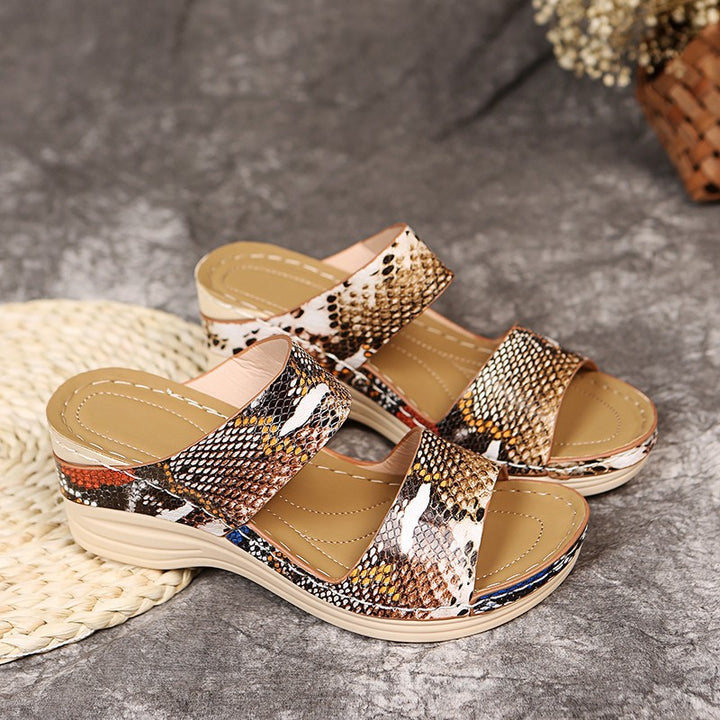Platform sandals for women with an animal design and an ergonomic sole Lune London