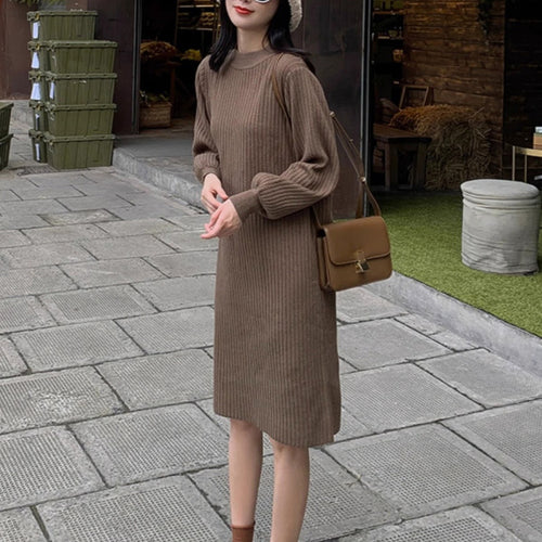 Elegant knitted dress for women with vertical ribbed design Lune London