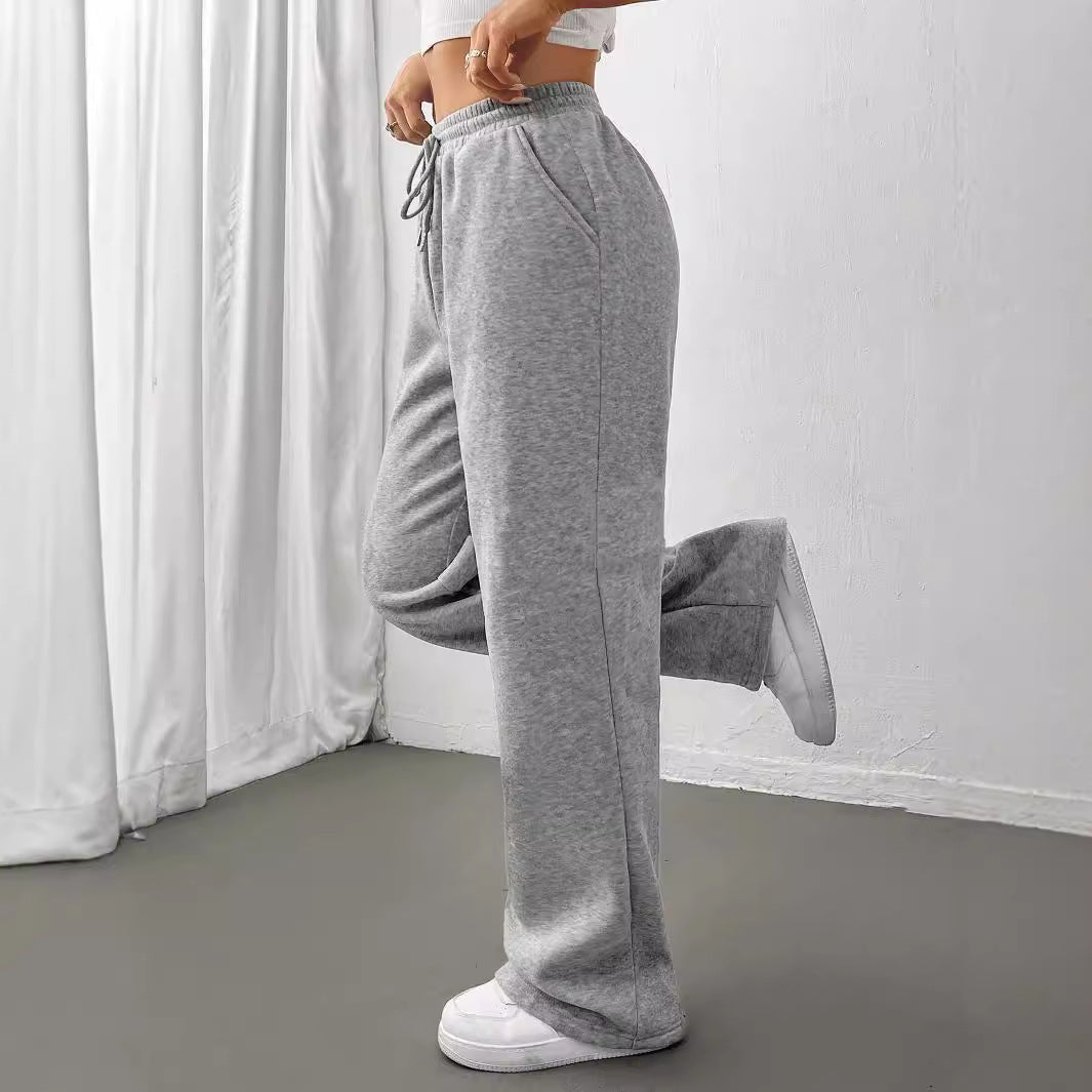 Casual wide women's jogger pants with elastic waistband and practical pockets Lune London