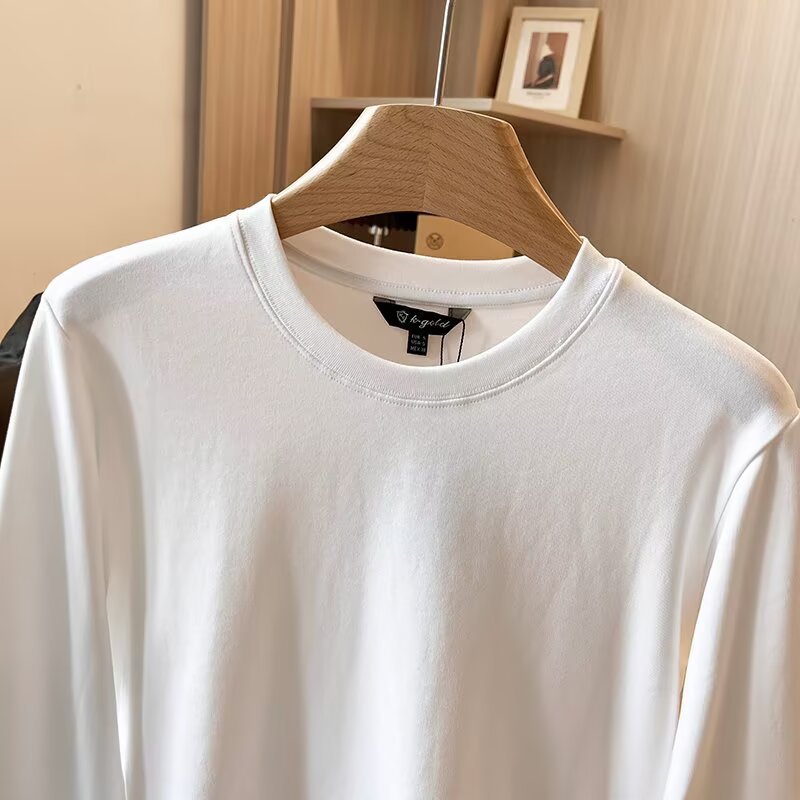 Long-sleeve T-shirt for women in breathable cotton blend with modern cut Lune London