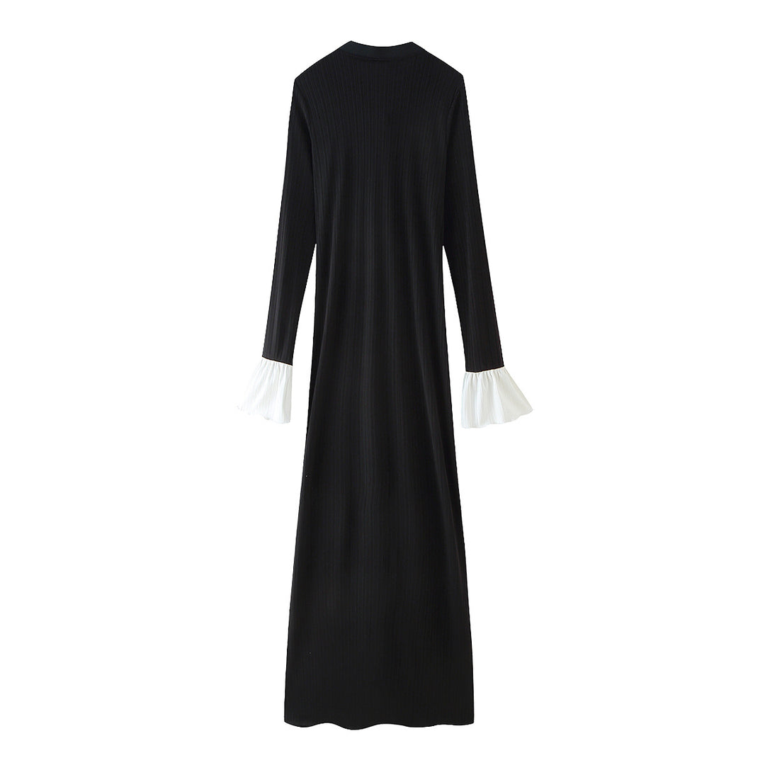 Maxi dress for women with elegant ruffled sleeves and chic button details