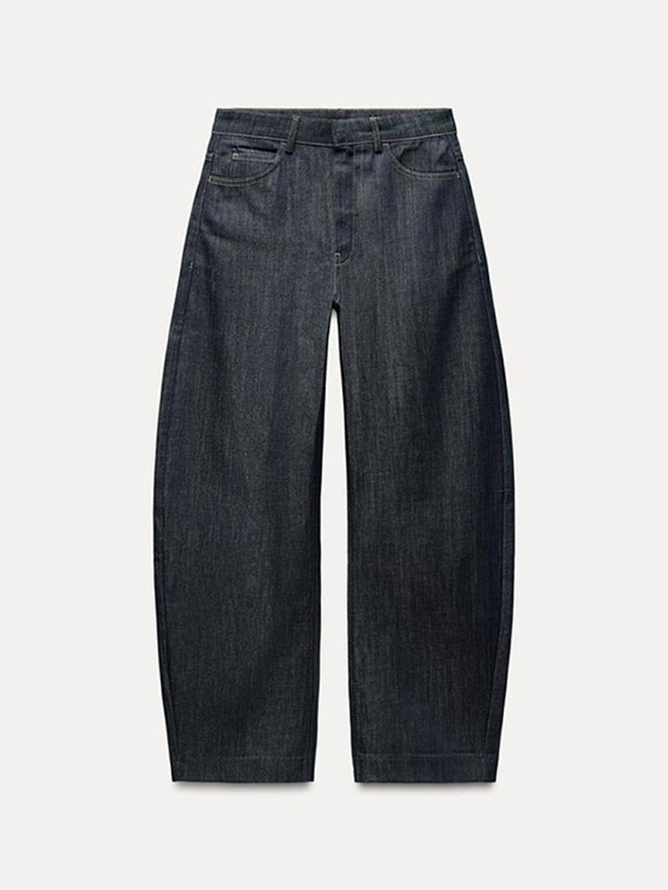 Modern women’s denim blazer with a fitted cut and practical pockets Lune London