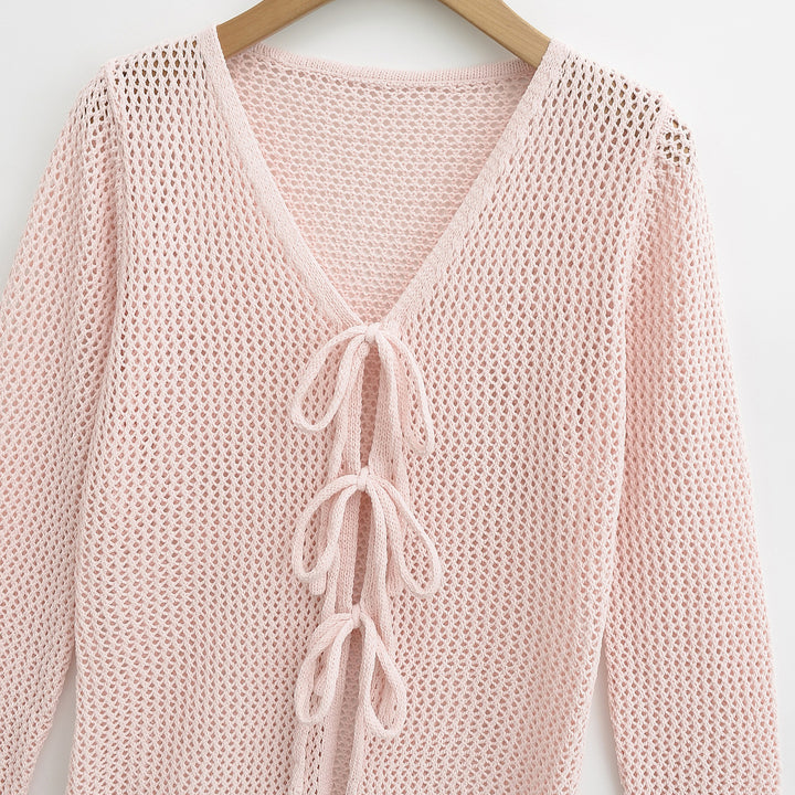 Knit sweater for women with V-neckline and lace Lune London