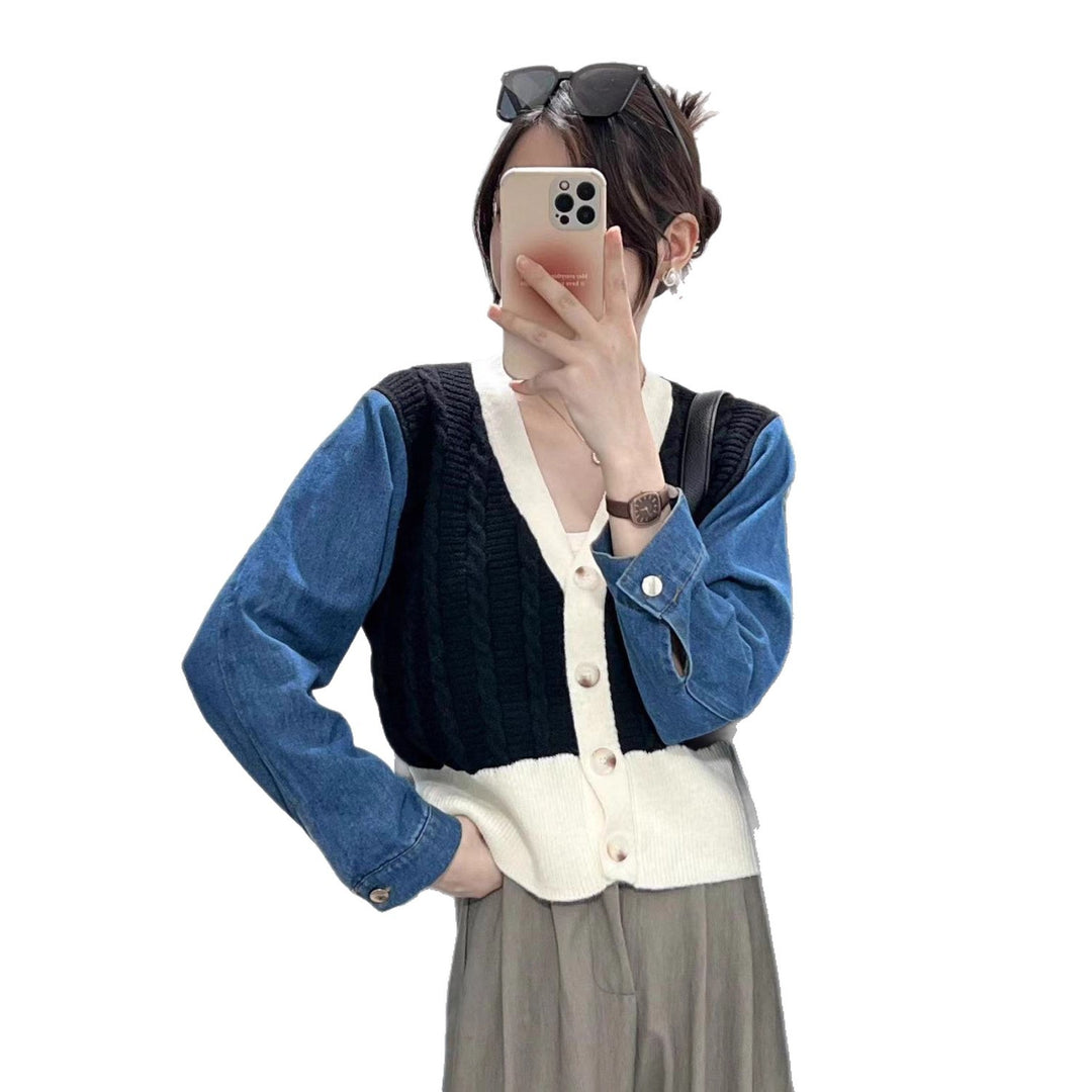 Cardigan tricoté élégant pour femmes avec des manches en denim Chic & Stil
