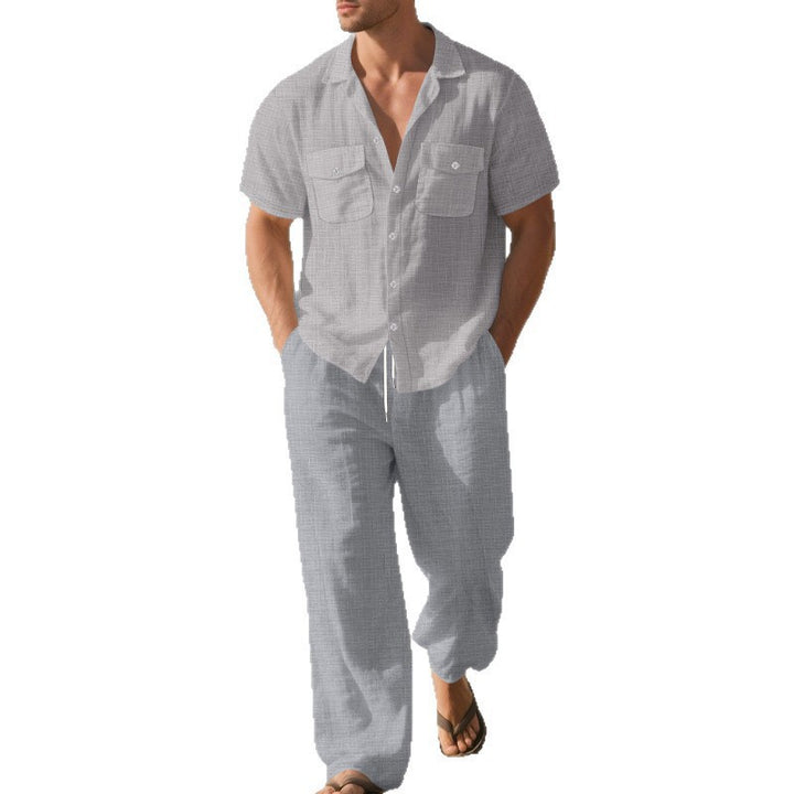 Casual short-sleeve shirt for men with two chest pockets and lightweight fabric Lune London
