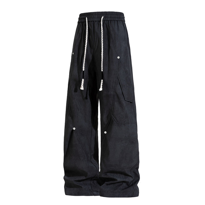 Fashionable women's cargo pants with elastic waist and deep pockets Lune London