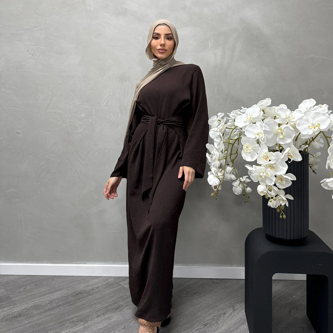 Trendy women's maxi dress in fluid fabric with wide sleeves Lune London