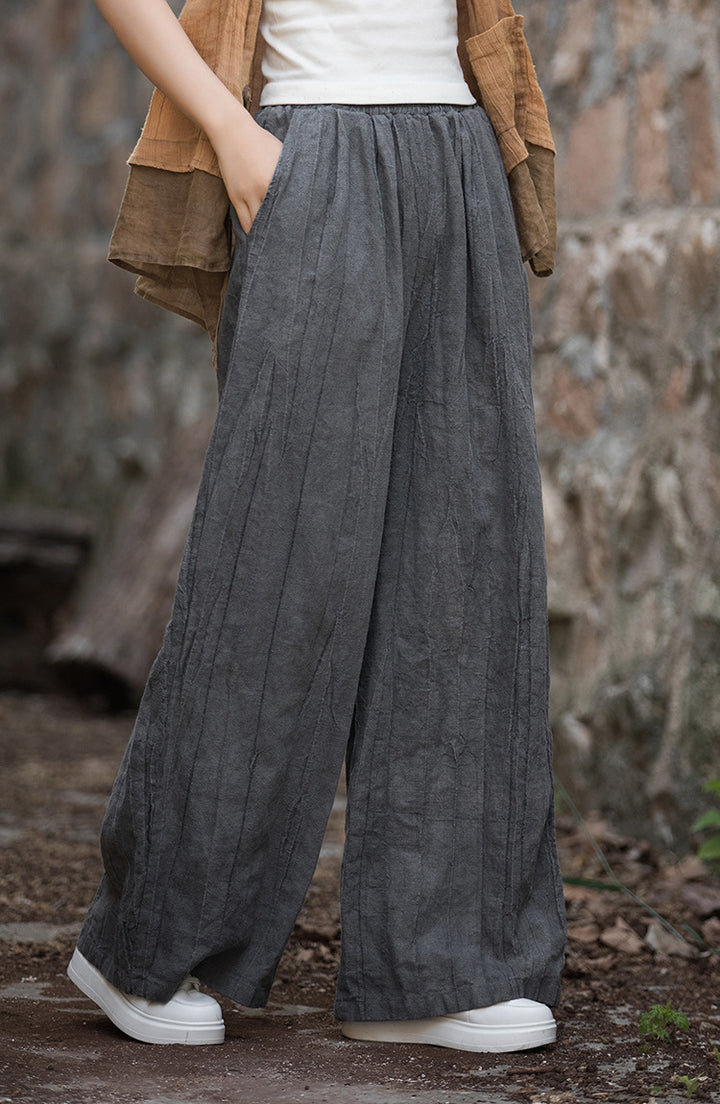 Loose linen pants for ladies with an elegant texture Lune London