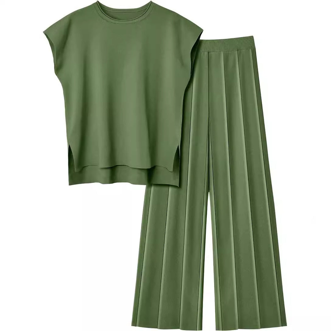 Ladies casual top with wide-cut pants Lune London