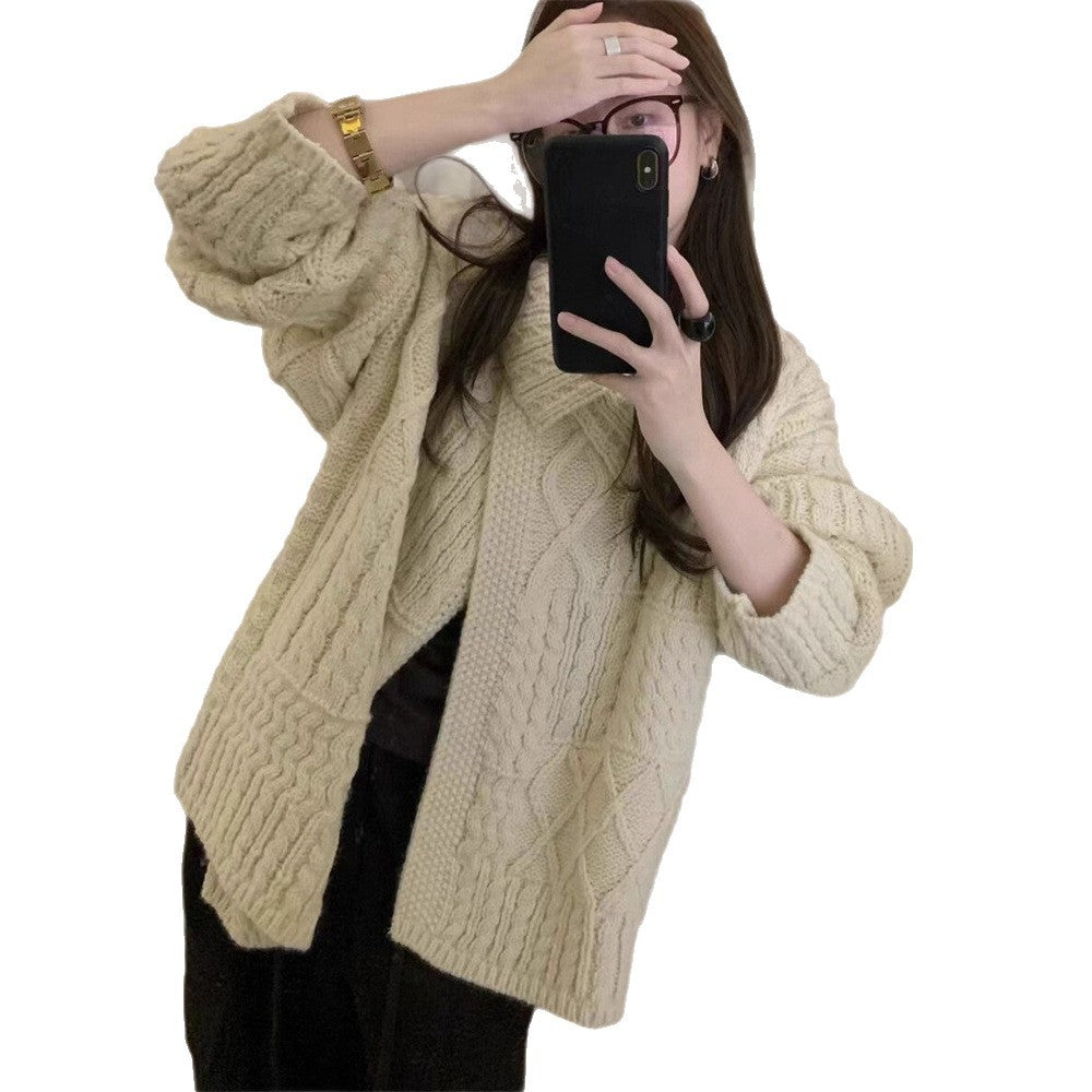 Cardigan femme en tricot épais avec col montant et motifs en torsades uniques Chic & Stil