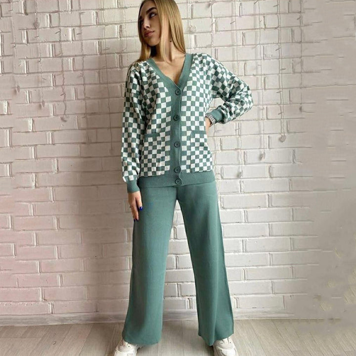 Fashion knit set for women with a graphic check pattern and a comfortable fit Lune London