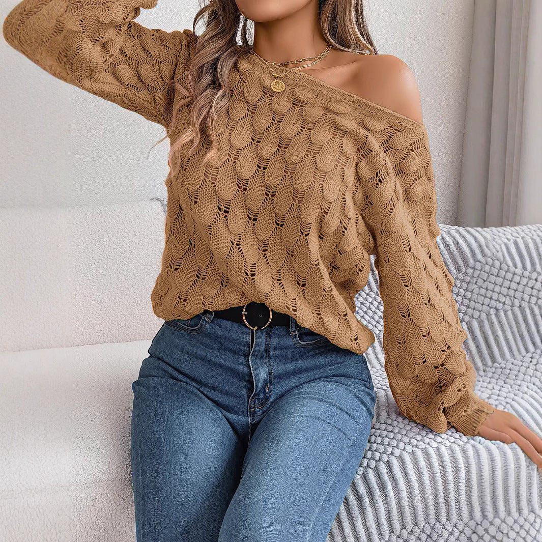 Oversized knitted sweater for women with chic knot pattern