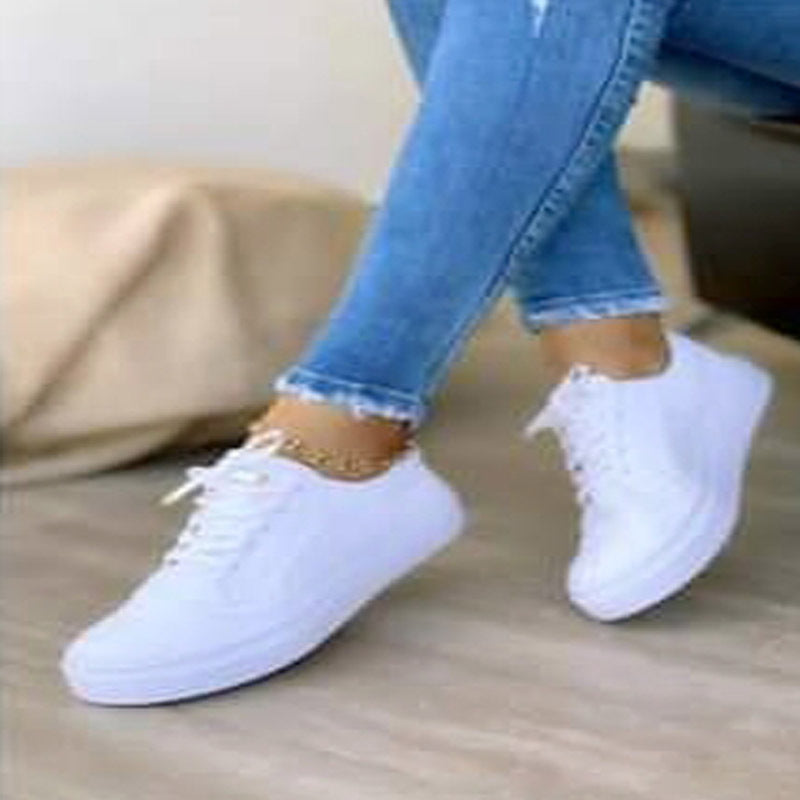 Women's sneakers with trendy textile upper and cushioning sole Lune London