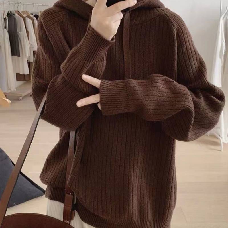 Sweat à capuche pour femmes avec texture à côtes fines et coupe décontractée Chic & Stil