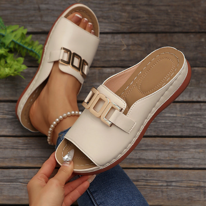 Ladies comfortable toe separation sandals with elegant chic buckle design