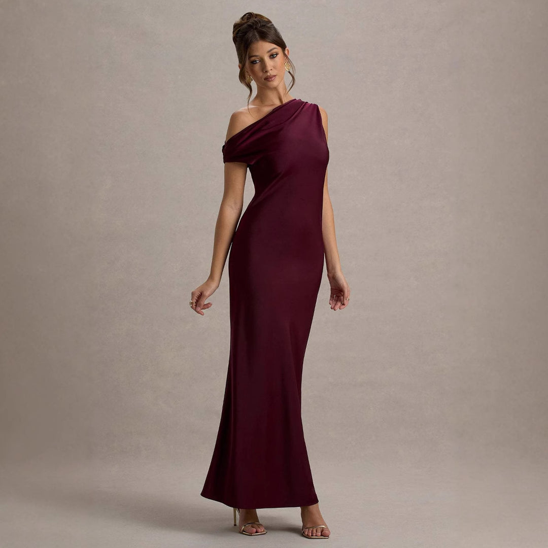 Women's elegant, off-the-shoulder maxi dress with flowing cut and ruffles Lune London