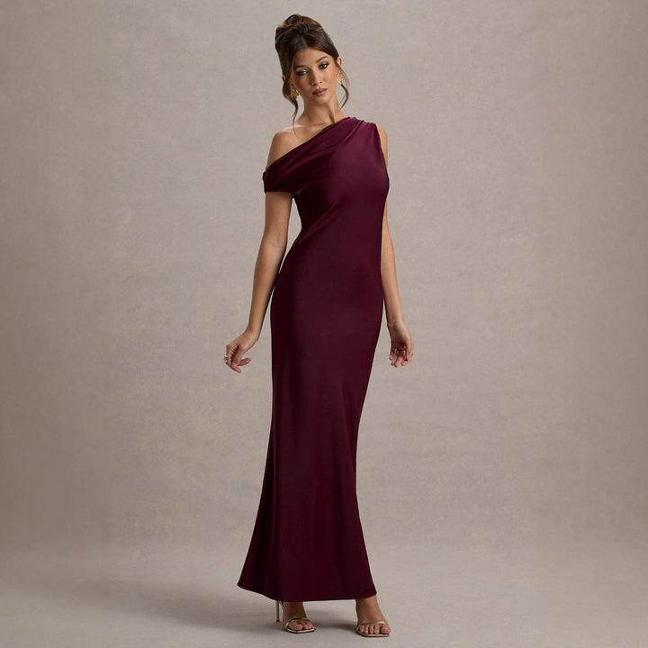 Women's elegant, off-the-shoulder maxi dress with flowing cut and ruffles Lune London