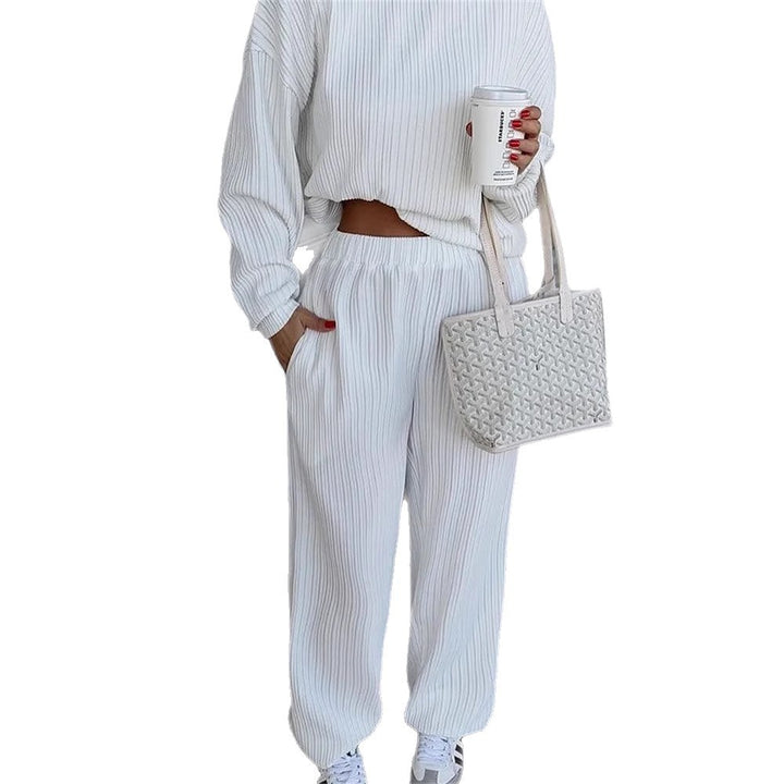 Casual and modern knit set for women with rib structure and wide leg Lune London