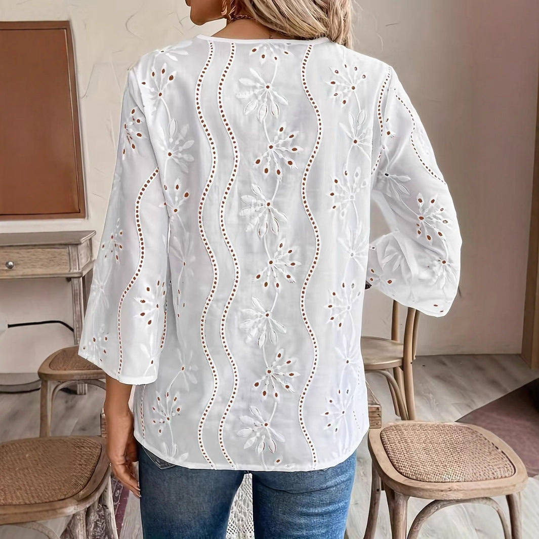 Embroidered blouse for women with an elegant V-neck and 3/4 sleeves Lune London