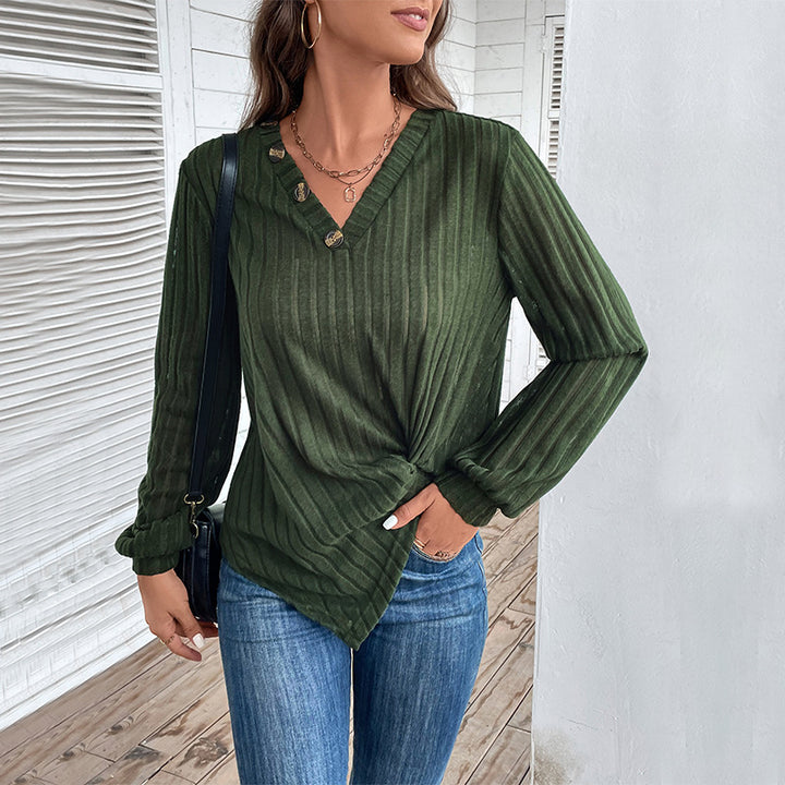 Chemise à manches longues à la mode pour femmes avec décolleté en V et boutons décoratifs Chic & Stil