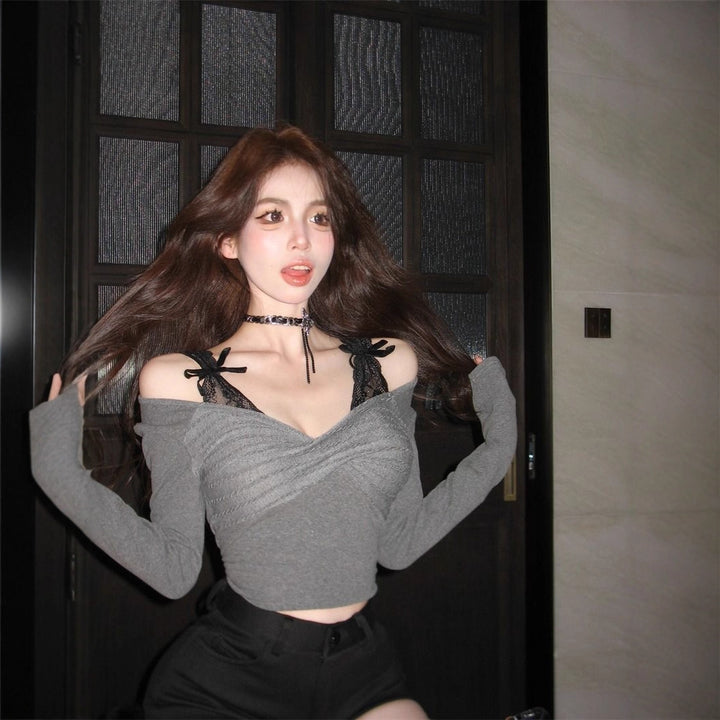 Women's long sleeve shirt with elegant gathering and lace accents Chic & Stil