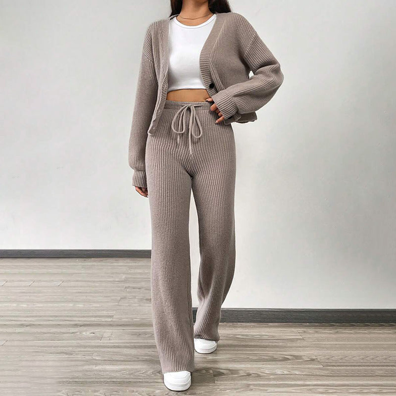 Ladies' soft knit set with casual pants and short cardigan Lune London
