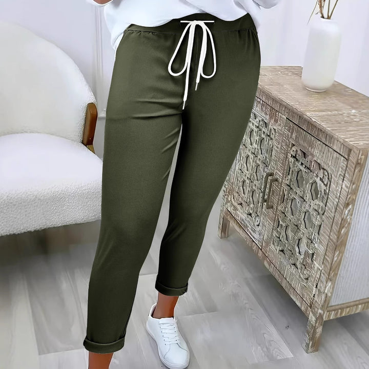 Comfortable leisure pants for women with elastic waist Lune London