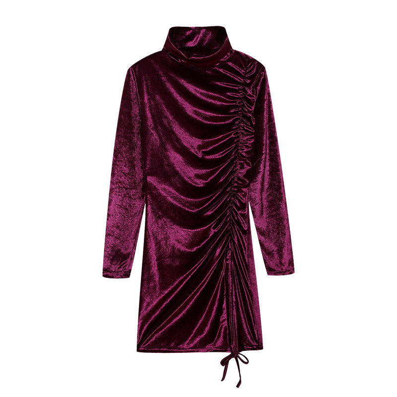 Robe de fête pour dames avec col haut et plis drapés