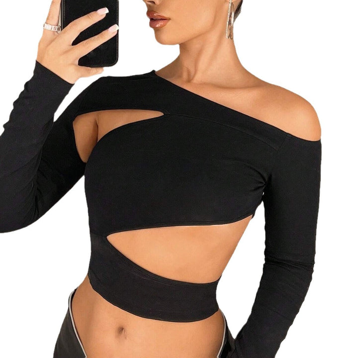 Asymmetrical crop top for women with cut-out details Chic & Stil