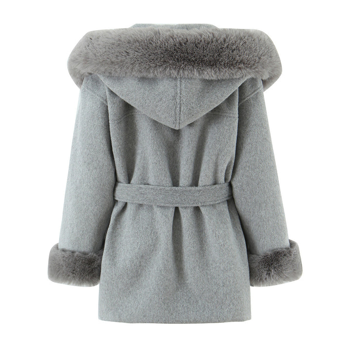 Elegant wool coat for women with removable faux fur collar Lune London