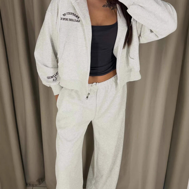 Ensemble de survêtement féminin tendance avec un grand confort et une coupe décontractée Chic & Stil