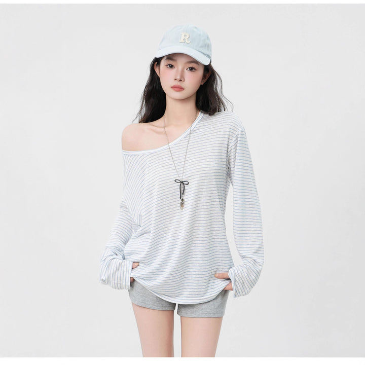 Women's casual long sleeve t-shirt with asymmetrical design Chic & Stil
