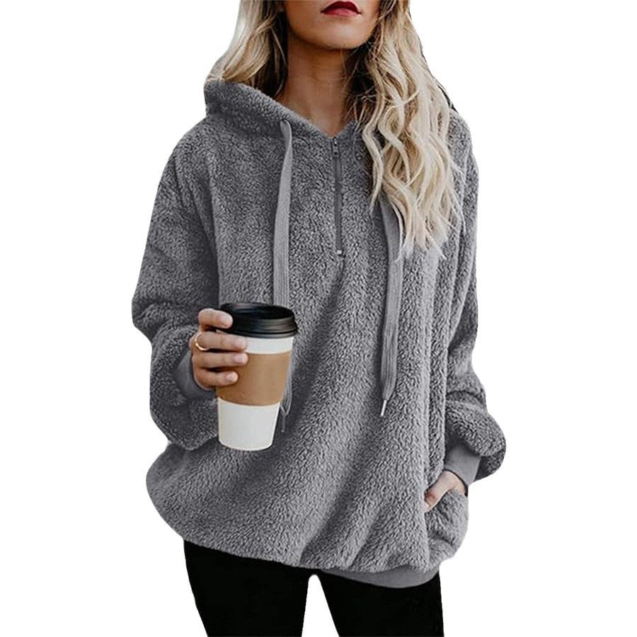 Oversized hoodie for women with practical side pockets Lune London