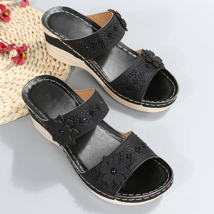 Wedge sandals for women with a floral design and an anatomical sole Lune London
