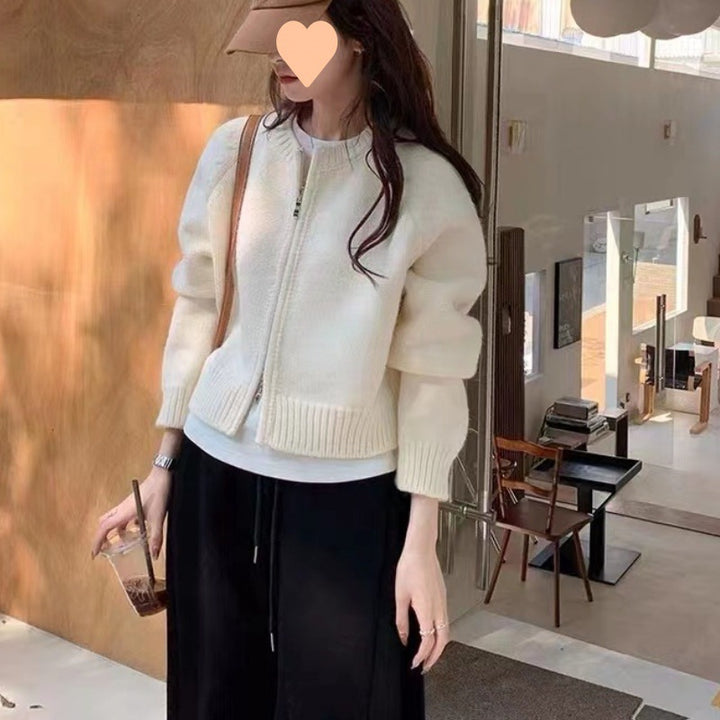 Casual knit jacket for women with a loose fit and ribbing Lune London