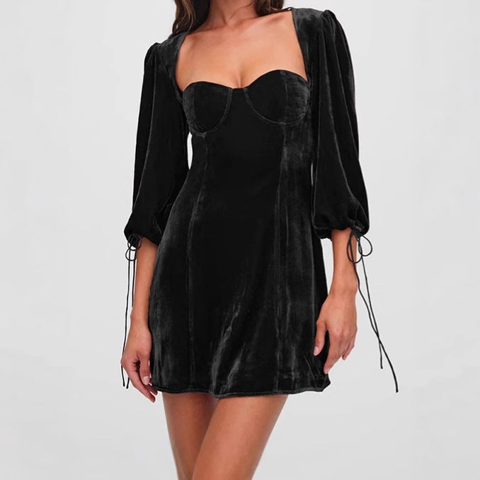 Short velvet dress for women with puff sleeves and square neckline Lune London