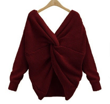 Knitted sweater for women with a unique back design and a deep V-neck Lune London