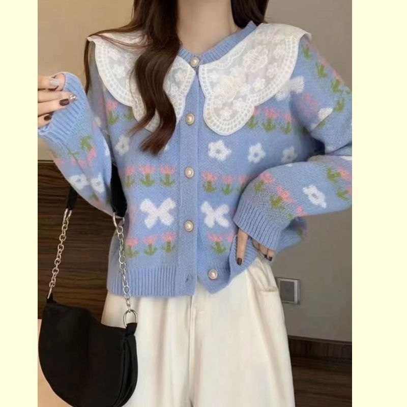 Cardigan femme avec motifs floraux et grand col Chic & Stil