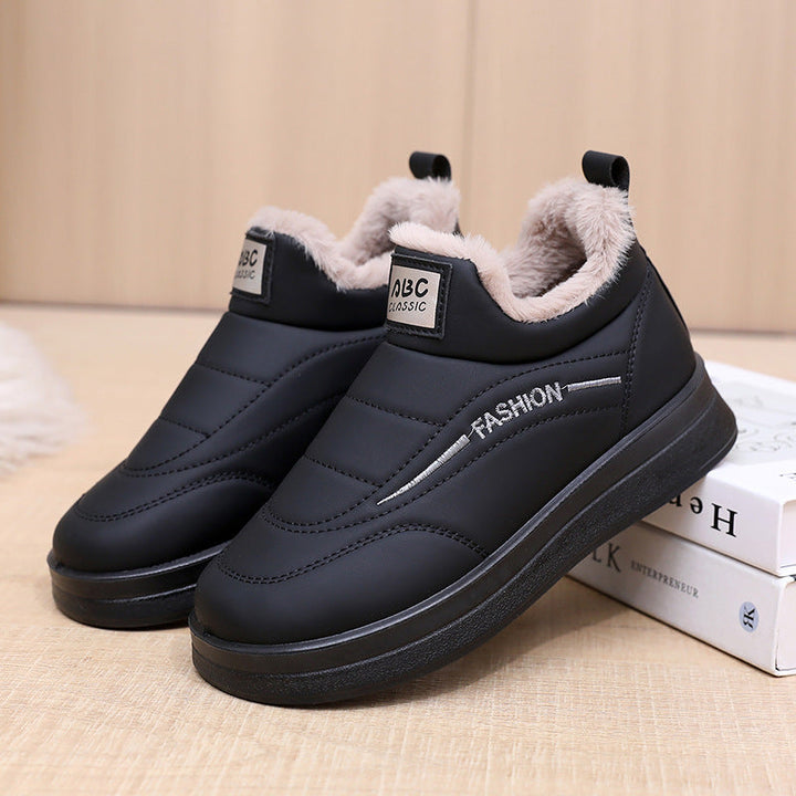 Women's Insulated Sneakers with Non-Slip Sole and Ergonomic Shape Lune London