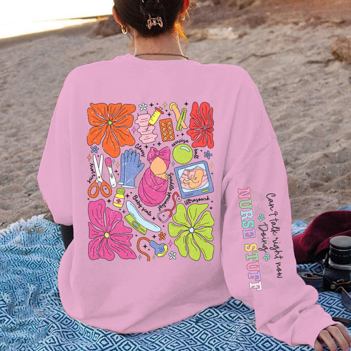 Sweat à capuche pour femmes avec design graphique coloré et motif d'entretien original Chic & Stil