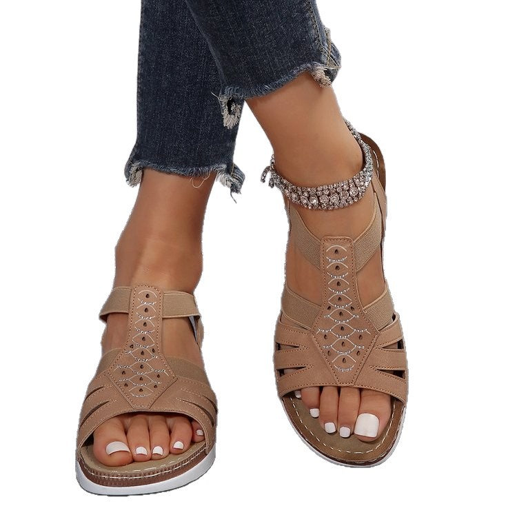 Comfortable sandals for women with an elegant cut and a breathable surface structure Lune London