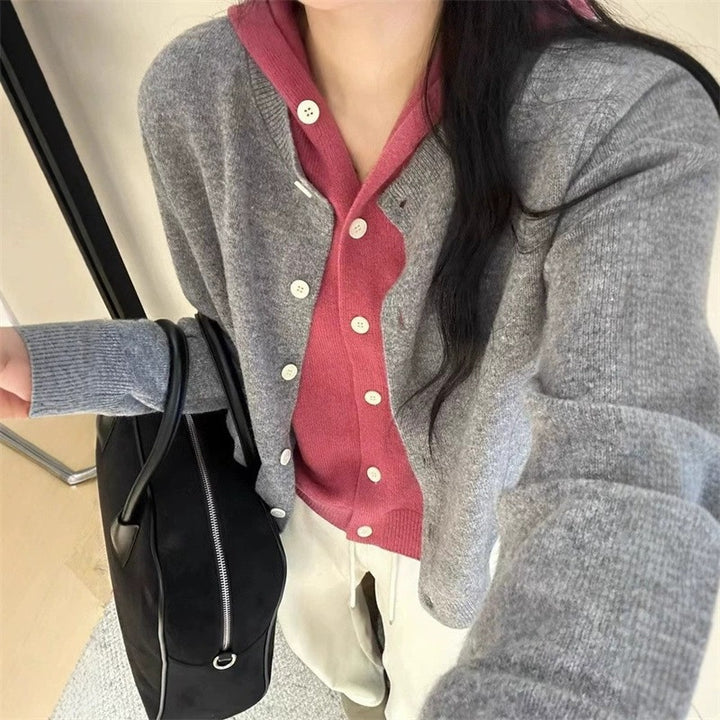 Cardigan Femme Confortable avec Décolleté en V Contrastant et Détails de Boutons Chic & Stil