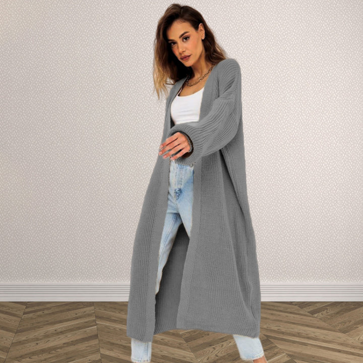 Chunky knit cardigan for women with an open cut and casual elegance Lune London