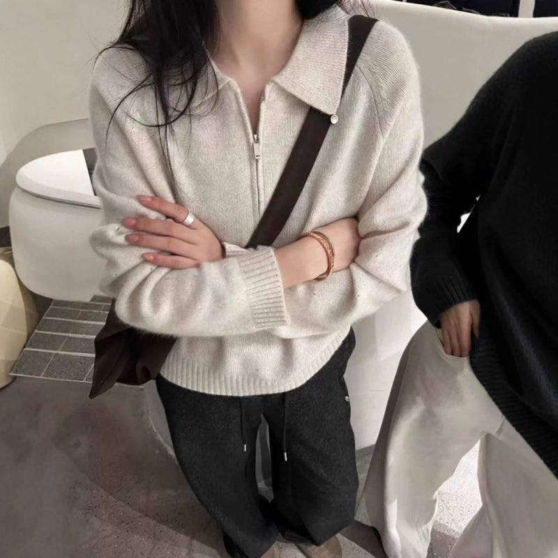Pull femme avec zip latéral et col élégant Chic & Stil